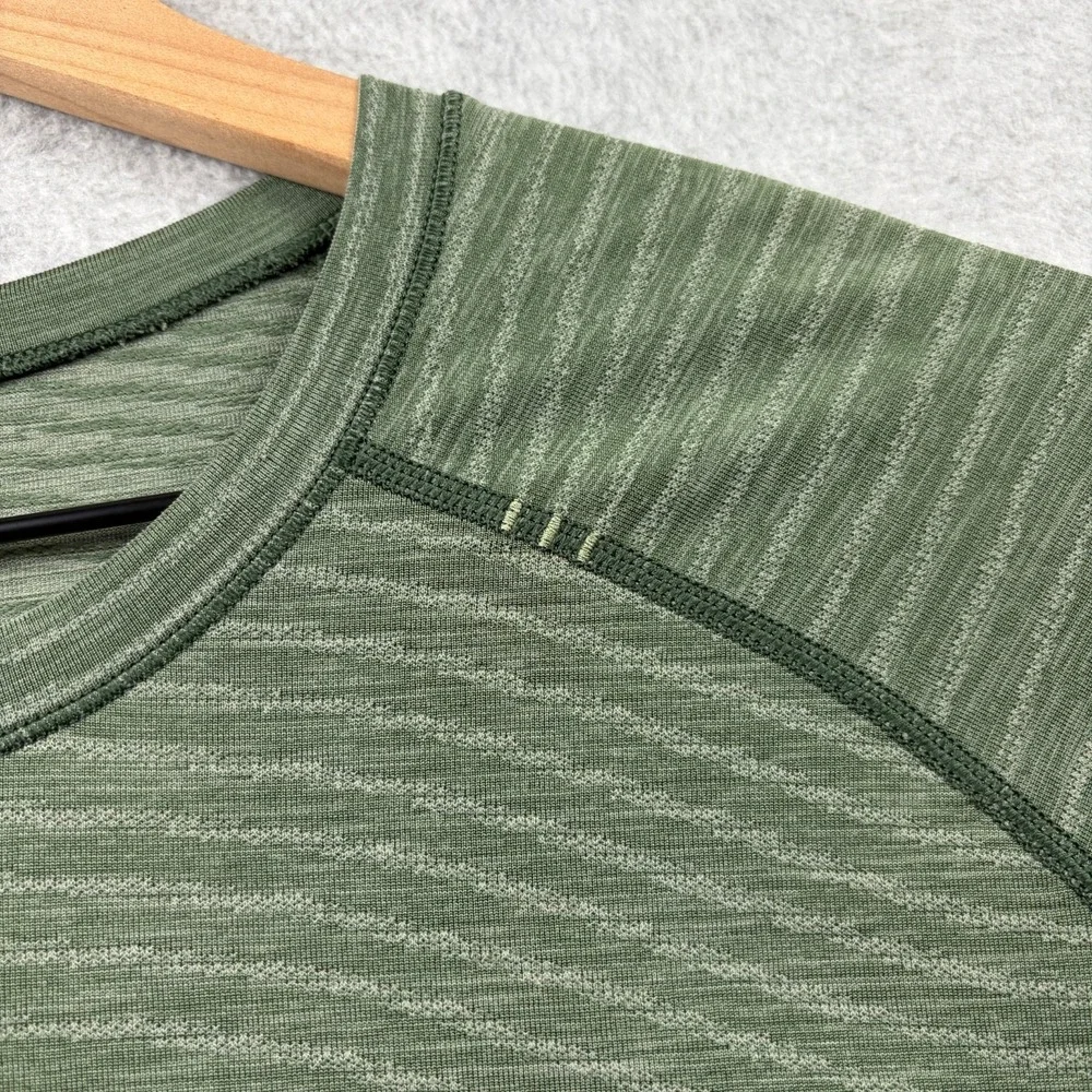 Lululemon Metal Vent Tech Shirt Mens Medium Green Striped Short Sleeve Gym